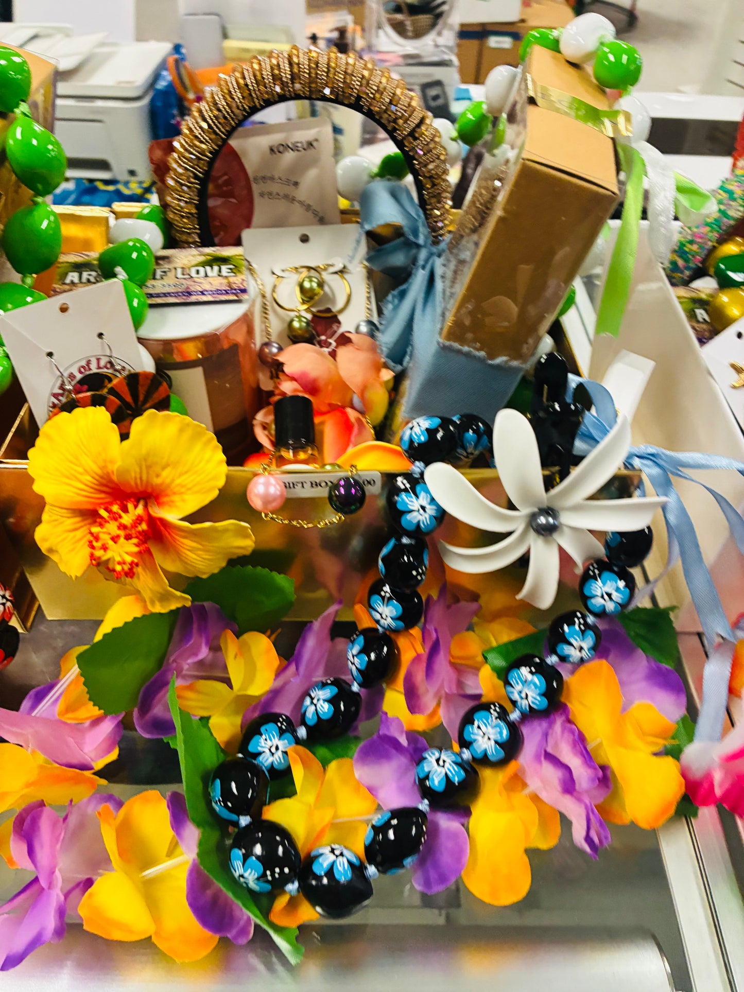 GIFT BOX Island Inspired (Random) – $99