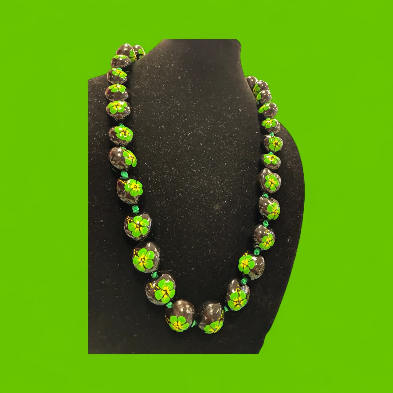 Authentic Kukui Nut Necklace 32” – Hawaiian Lei Jewelry | Black and Green center floral