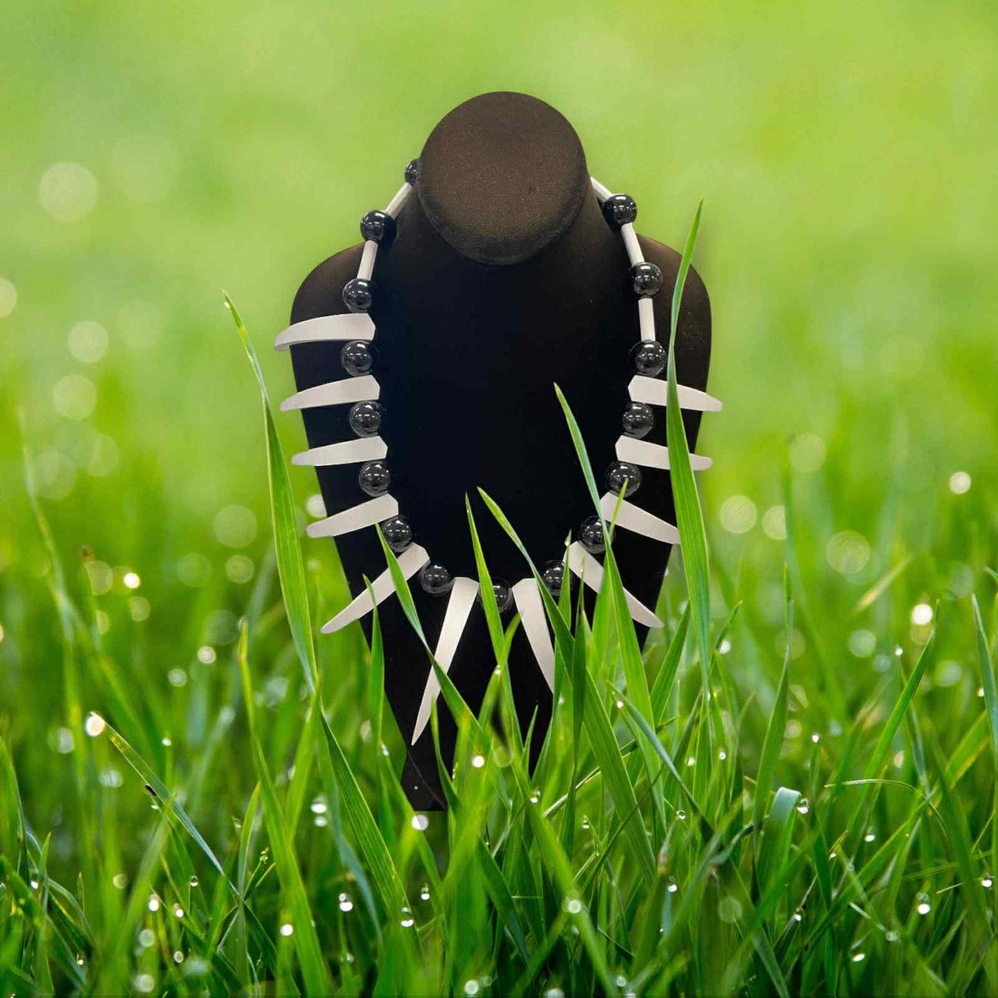 Ula Nifo with Black Beads